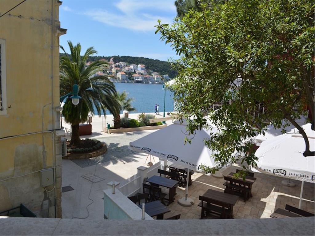 Apartments Mandarina Мали-Лошинь Экстерьер фото